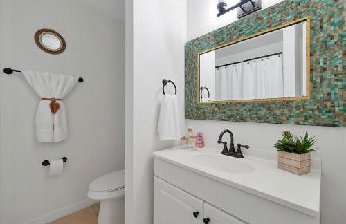 Remodeled Retreat: Tranquil Resort Oasis Near Theme Parks - Foto 39