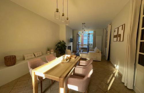 Duplex en rez-de-chaussée avec cour intérieure privée, proche de la mer, WIFI - Foto 2