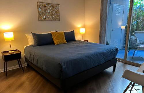 Spacious 1bdrm apartment 10 mins to Cedars-Sinai by car FREE Parking, King bed - Photo 32