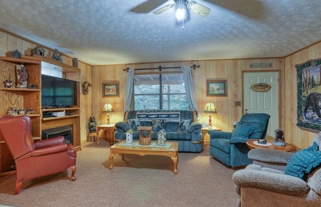 Whispering Creek - 2 Bedrooms, 1 Baths, Sleeps 6 Cabin by RedAwning - Foto 7