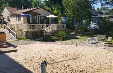 Airport Waterfront Cottage w transportation - Foto 7