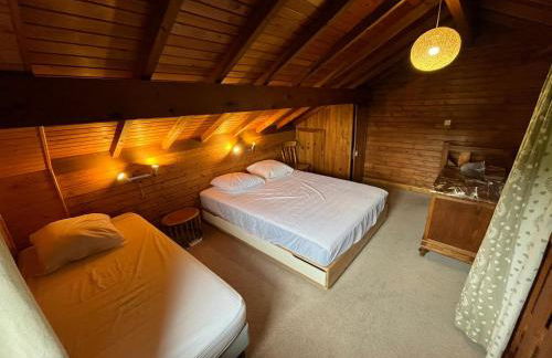 Chalet entier, vue panoramique, ruisseau et sauna. - Foto 36