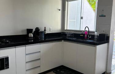 Casa confortável para até 4 pessoas - 2 quartos - ótima localização - Foto 11