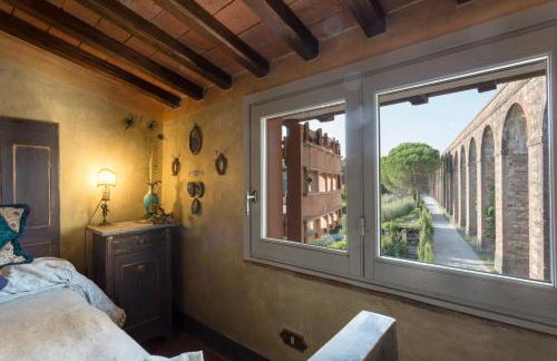 La Dimora dei Conti, Indulge in a Country Farmhouse Apartment with Jacuzzi Facing the Town! - Foto 27