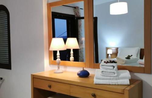 Venetia's Stone House - Photo 17