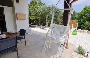 Trullo Serenità Retreat with relaxing pool area - Foto 8