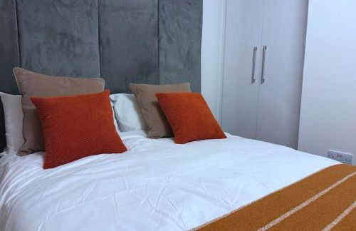 Adeluxe Home - Luxury 2 Bedroom Entire House with Free WiFi, Disney, Netflix and Amazon Prime Included - Foto 25