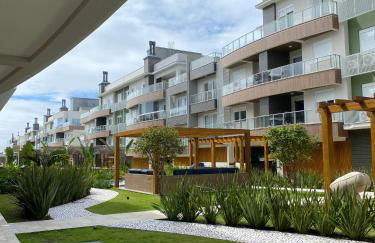 Apartamento em Condomínio Clube frente à praia do Campeche - Foto 26