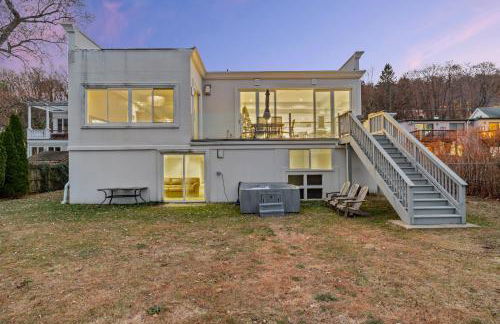 Piermont Waterfront Villa with Hot Tub - Photo 71