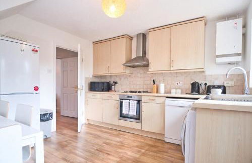 St Kats Mews 4 bed with parking - Foto 10