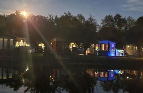 Nicks and Carmels by the Lake - Foto 25