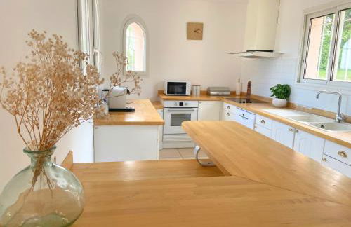 Les Hauts de la Pinède - Villa avec Piscine, Jacuzzi et Boulodrome privatifs - Foto 11