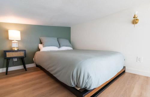 Moody and Bright - Peaceful St less than 5 min to the Action - Foto 6