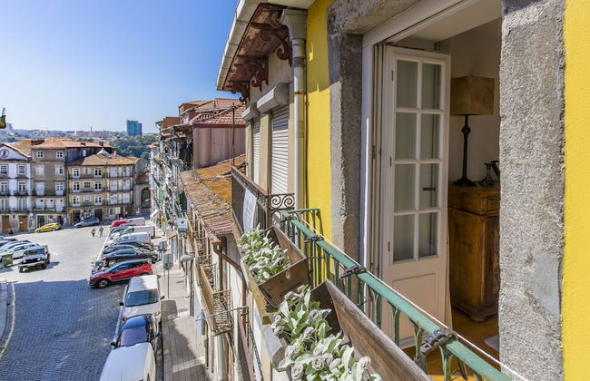 Bright 3BR Flat w/ AC in City Center by LovelyStay - Photo 91