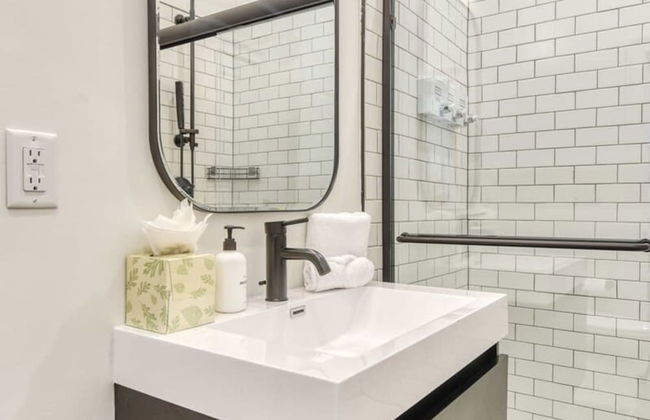 Sosuite 1BR Apt w W/d, Desk Alcove - Photo 21