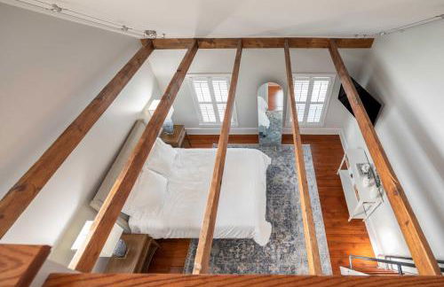 Brooke House In The Heart of Downtown with Patio! - Foto 13