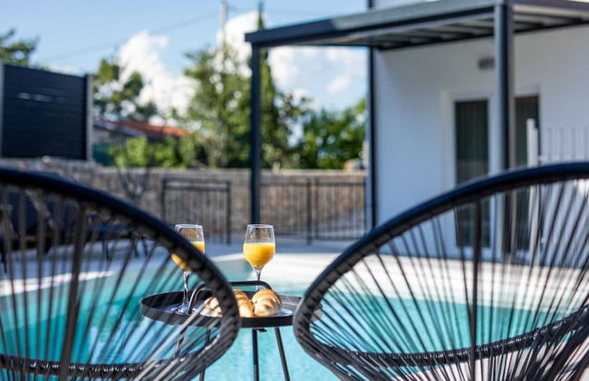 Luxury Krk Villa With Private Pool and Gardens - Photo 21