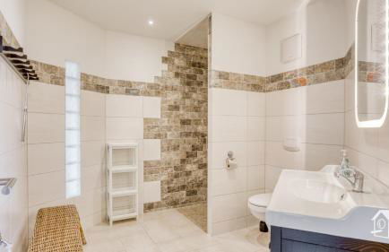 Ferienhaus auf einer Ebene mit eigenem Garten, Sommerpool und Badefass - Foto 16