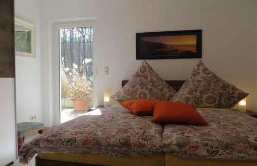 Weisses-Haus-am-Kurpark-Fewo-Gartenblick - Foto 11