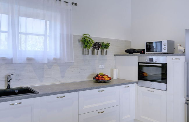 Modern Villa Histria With Pool and View - Photo 8