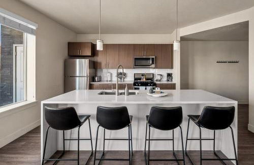 Gorgeous 2BD 2BA Pool,Gym,Htub near Convention Ctr - Foto 2