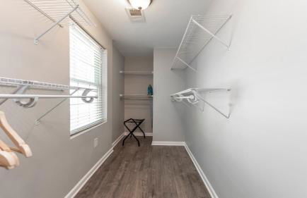 Stylish 3BR 3BA Colonial House by CozySuites - Foto 23