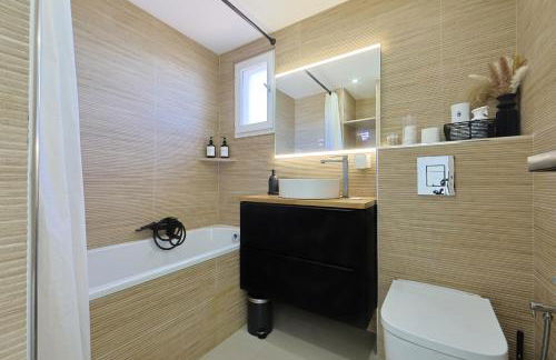 Vue mer sublime, terrasse ensoleillée et parking - Photo 8