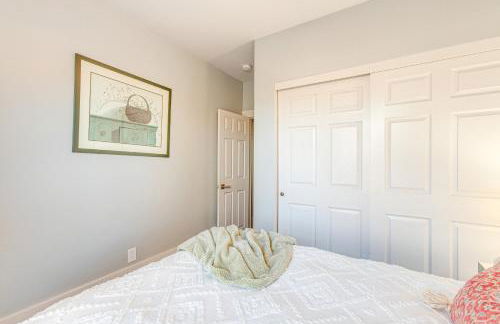 Furnished Patio and Yard Denver Bungalow! - Foto 18