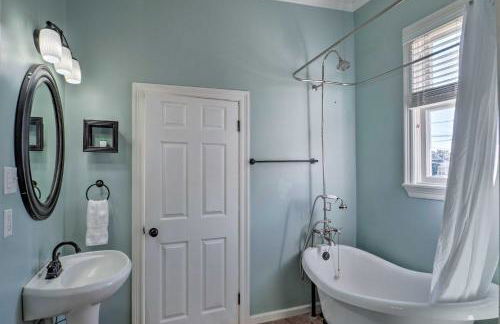 Lake Charles Cottage with Fireplace and Yard! - Foto 16