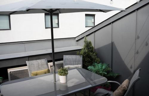 3BR Riverside Warehouse Loft - Foto 26