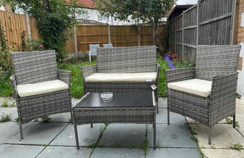 Modern 4-bedroom entire house with Garden - Foto 23