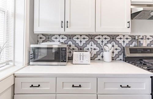 Ann Avenue 3BR St Louis Home with Games and Free Parking - Photo 4