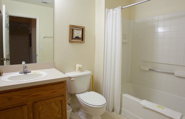 Norwich Townhome at Emerald Island - Foto 10