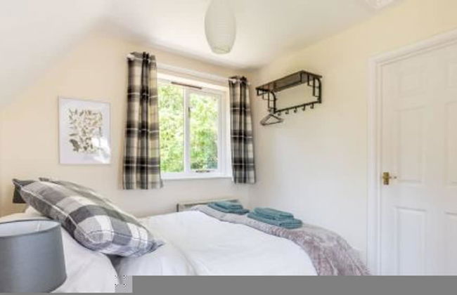 Host Stay The Lodge at Alderfen View - Photo 9