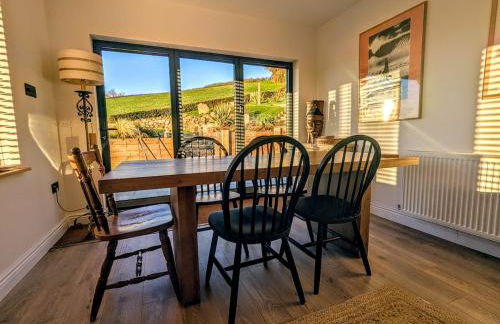 Fresh Modern Home, Stunning Views, Great Location - Foto 21