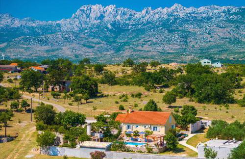 MY DALMATIA - Villa Sucic with private pool and mountain view - Foto 2