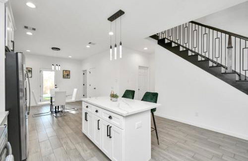 NEW! Grand Luxé Retreat - Modern Luxury - Free Parking - Near Med Center & NRG - Foto 36