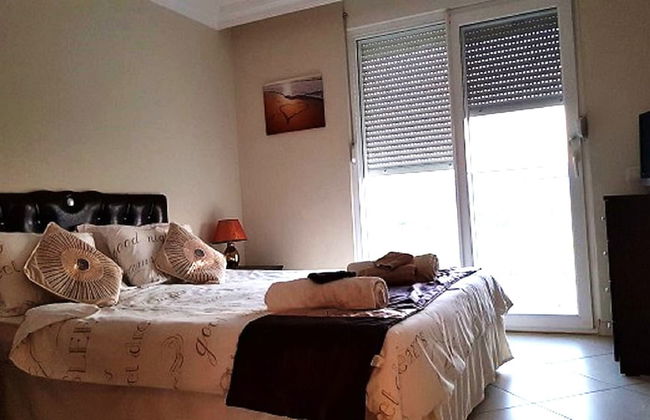 Spacious 2 Bed 2 Bath Home in one of Side's Most Popular Communities - Foto 6