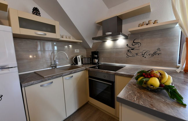 Boutique Apartment in Selište Drežnićko with Garden - Foto 10