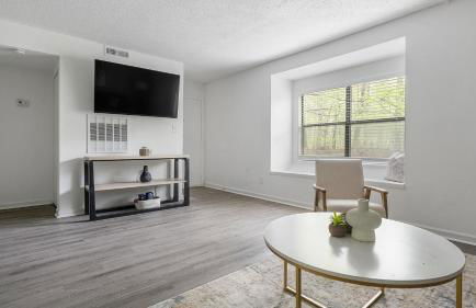 Landing Spectacular 1BD Gym Pool - Photo 4