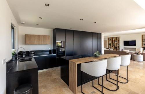 Faro Luxury Home with Heated Pool and Garden - Foto 9