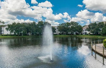 Quiet Gated Condo Near Universal with Pool and View - Foto 24