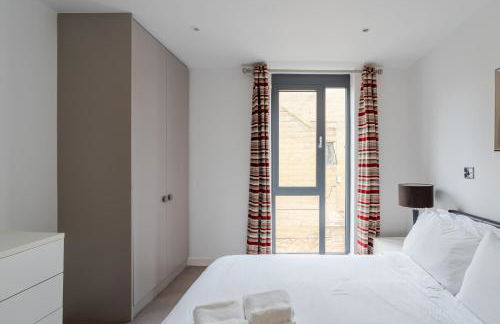 Modern, fully furnished apartment with ensuite, private balcony and elevator in Notting Hill - Foto 46