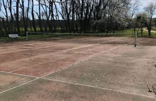 Évasion champêtre : Maison avec piscine, tennis, et étang au cœur de 50 hectares de forêt - FR-1-410-307 - Photo 2