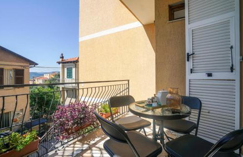 Lovely Home In Arnasco With Wifi - Photo 9