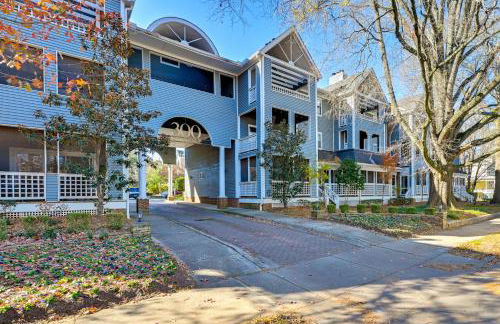 1 Mi to BOA Stadium! Walkable Condo with Porch - Foto 25