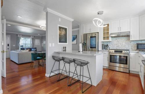 Marbella Lane - Buckingham Place Laundry P - Photo 4