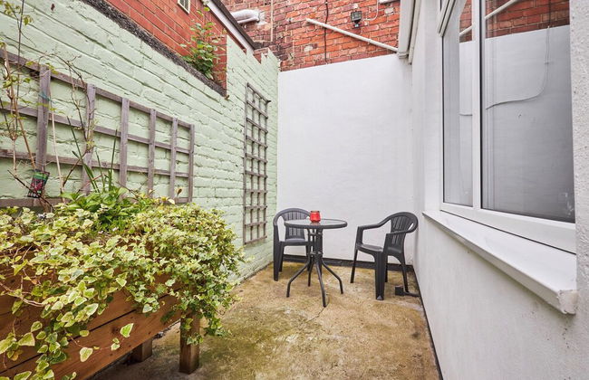 Host Stay Leaf Cottage - Photo 5