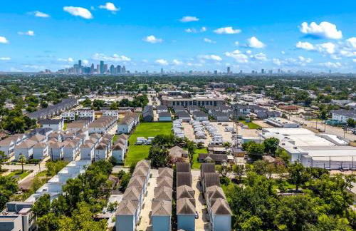 Spacious 3BR/BBQ/Yard/9 min to Downtown & Med Ctr - Foto 59