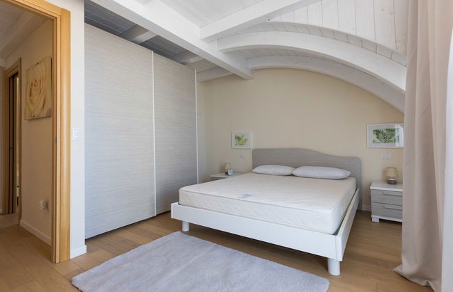 Tasso Apartments - Photo 5